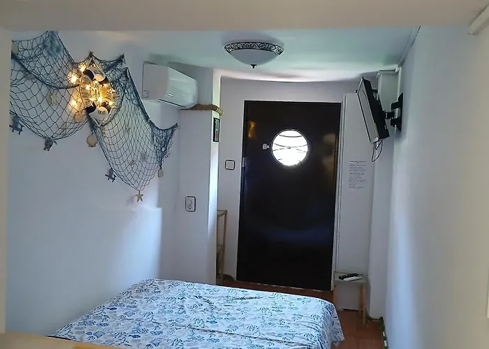 в каюта Бургас